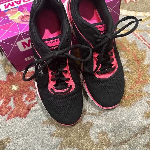 Black and Pink Mesh Athletic Shoes with Cushioned Sole. Excellent condition. - Picture 2 of 8